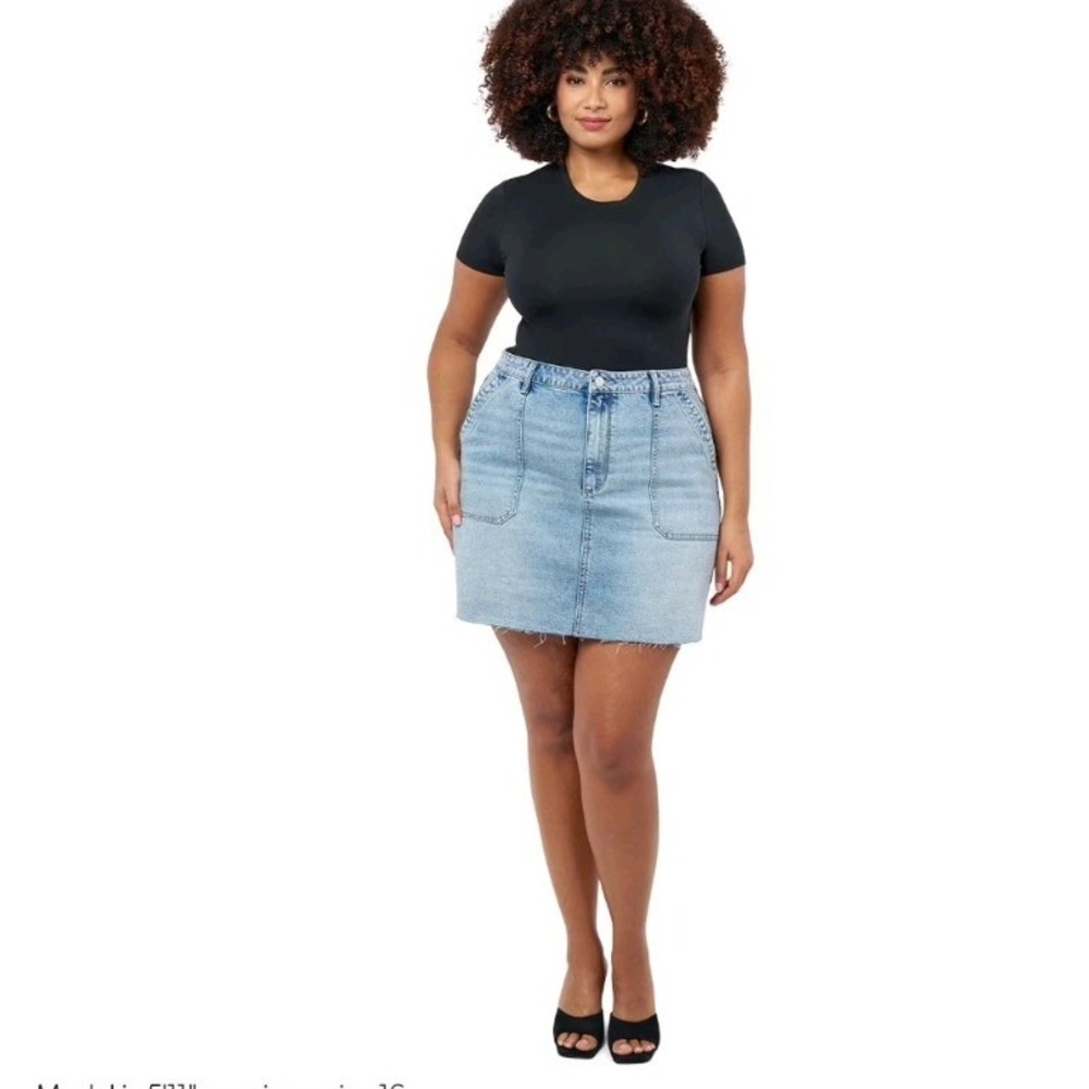 Edited by Remi Bader Light Wash Denim Mini Skirt Raw Hem Plus Size 18W NWT $74